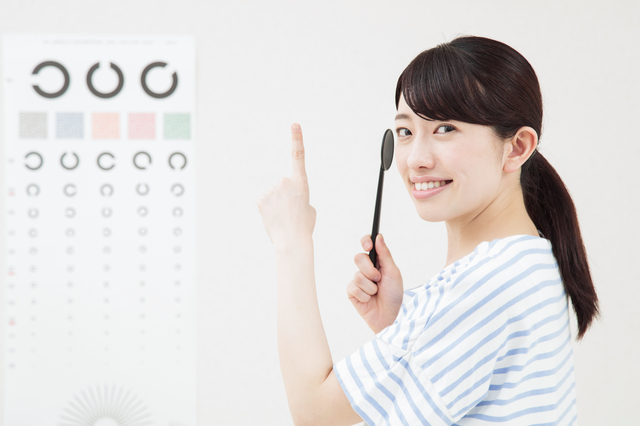 カラコンの購入に必要な情報を知るために、眼科へ行きましょう｜はじめてのコンタクトレンズ.com